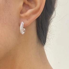 Brinco Meia Argola Cravejado