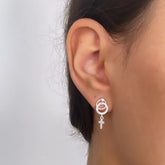 Brinco Círculo e Cruz Cravejado